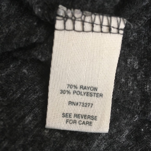 Quarter length cross strap chest gray tee - Picture 5 of 5